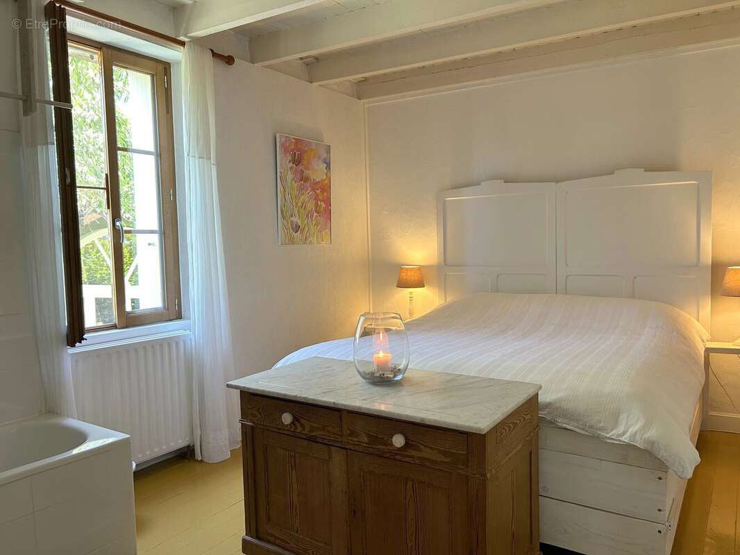 Maison à AUBETERRE-SUR-DRONNE