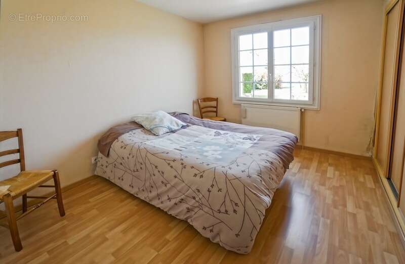 Maison à MONTREUIL-BELLAY