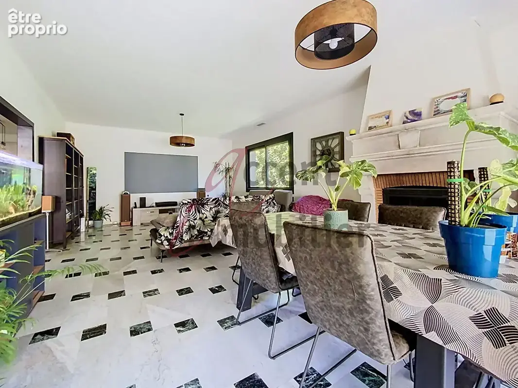 Maison familiale de 328 m² avec piscine et possibilité de 2 logements - photo 6