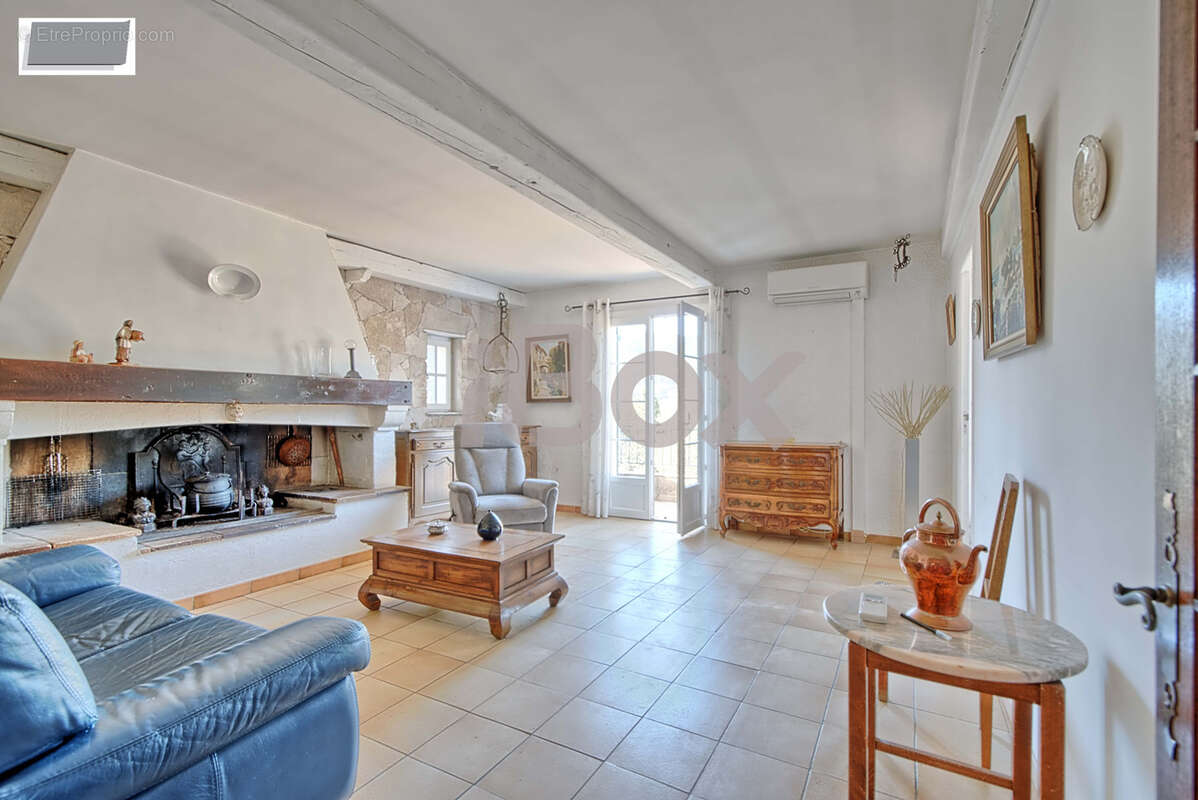Maison à SOLLIES-TOUCAS