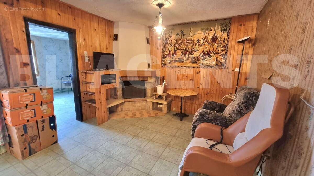 7f8e01b6-e54b-4849-aa40-8a37a8e5f9a4 - Maison à SEDAN