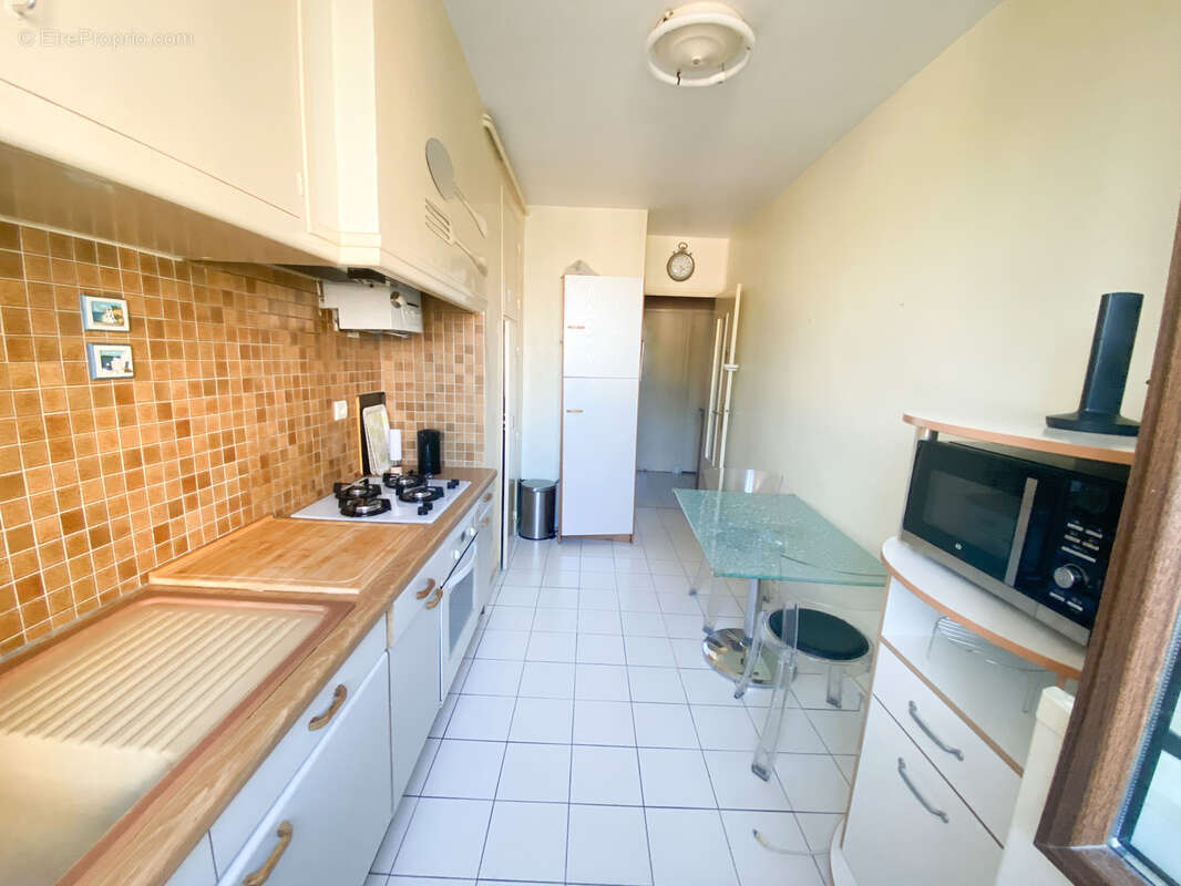 Appartement à MARSEILLE-5E