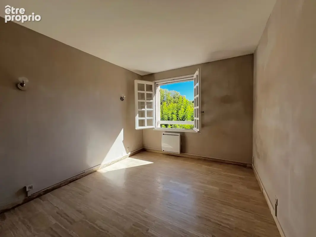 Toulon   petit bois  t3 67 m2   dernier étage avec ascenseur   large balcon - cave & garage - photo 9