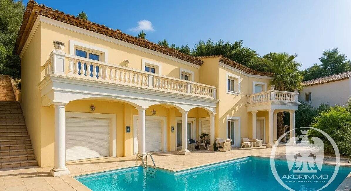 Maison à MANDELIEU-LA-NAPOULE