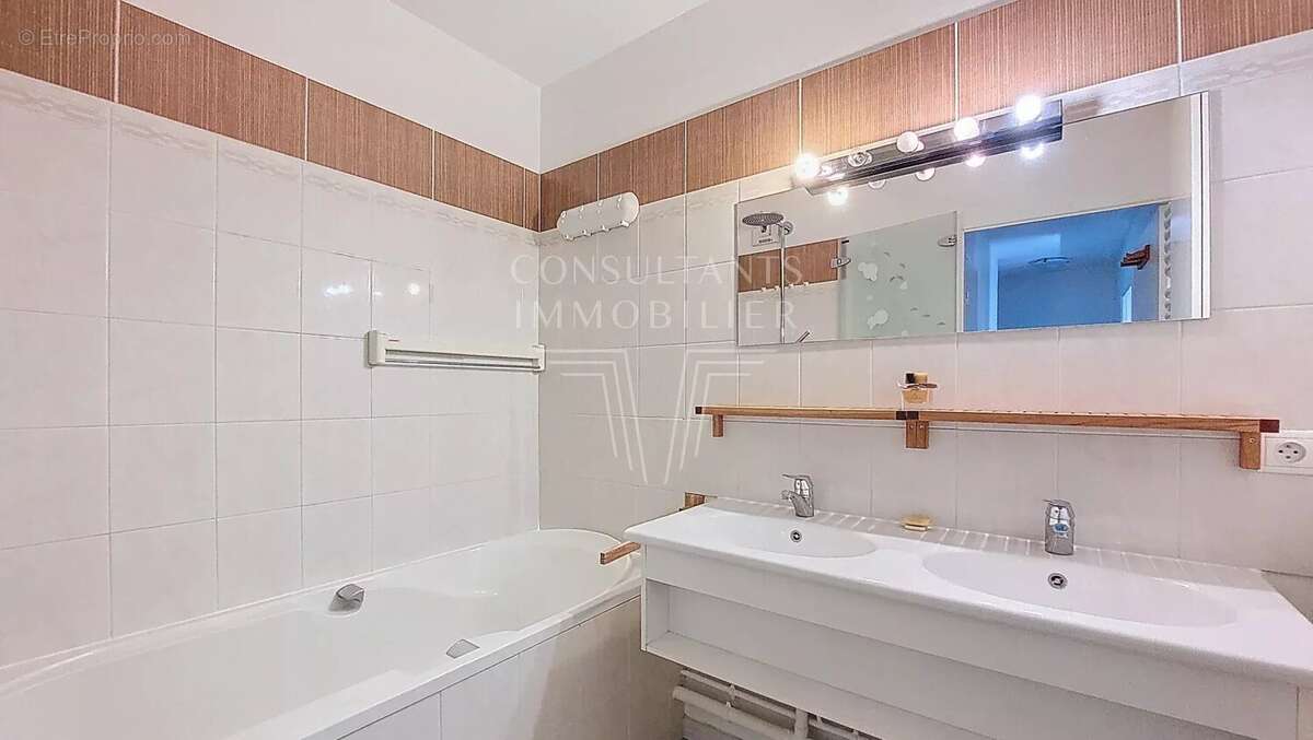 Appartement à SURESNES