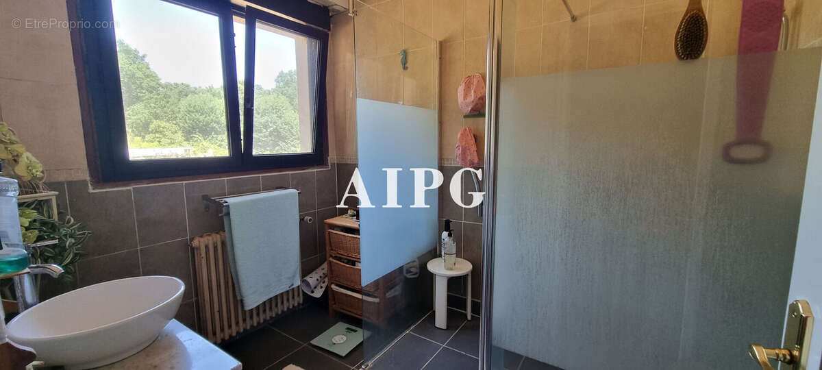 QUINTIN, 2 km, belle maison néo-bretonne 310 m² hab à vendre avec 7 chambres . - photo 8