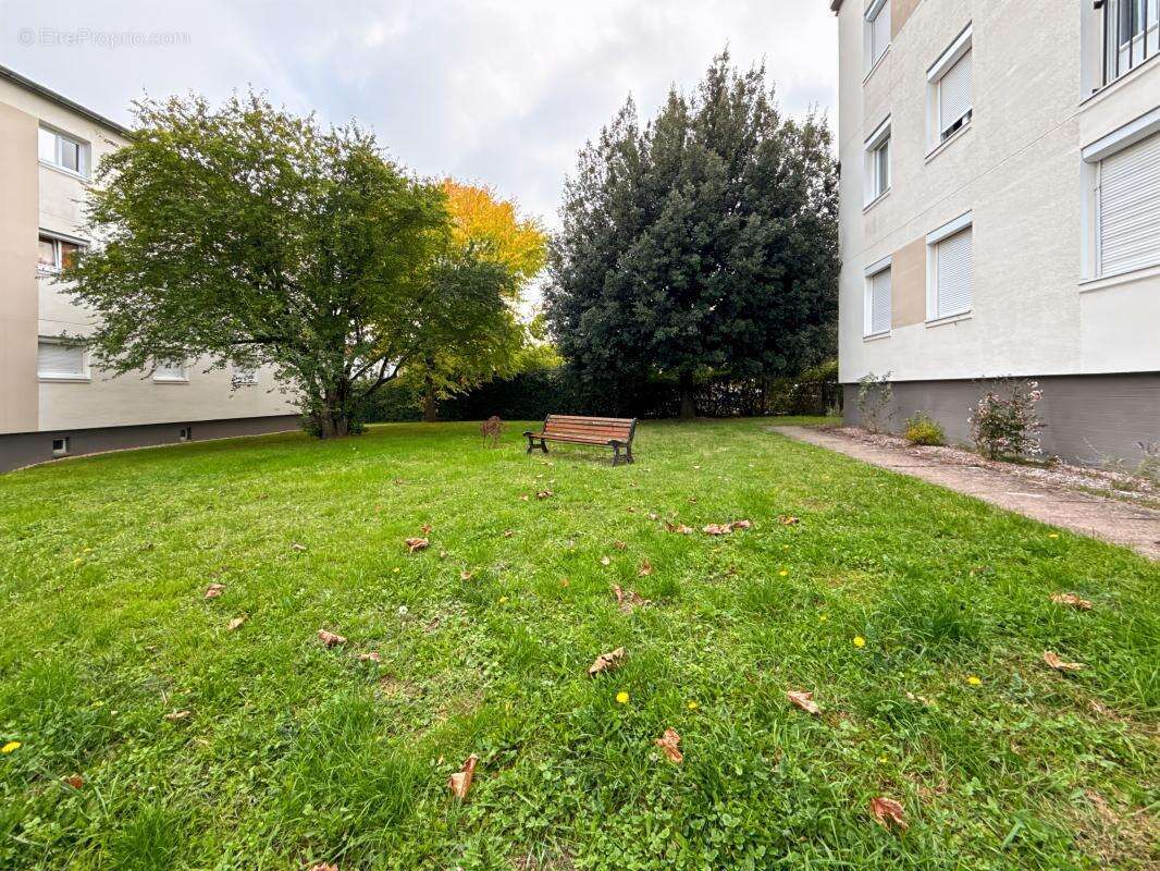 Appartement à SAINT-JEAN-DE-BRAYE