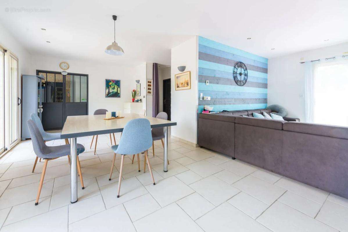 Maison de 8 pièces de 180 m² à Jambville - photo 6