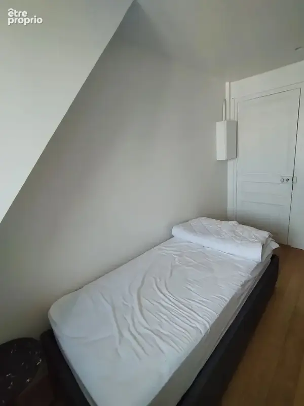 Exclusivité - Victor Hugo -  Studio 14.27m². Bon état. - photo 4