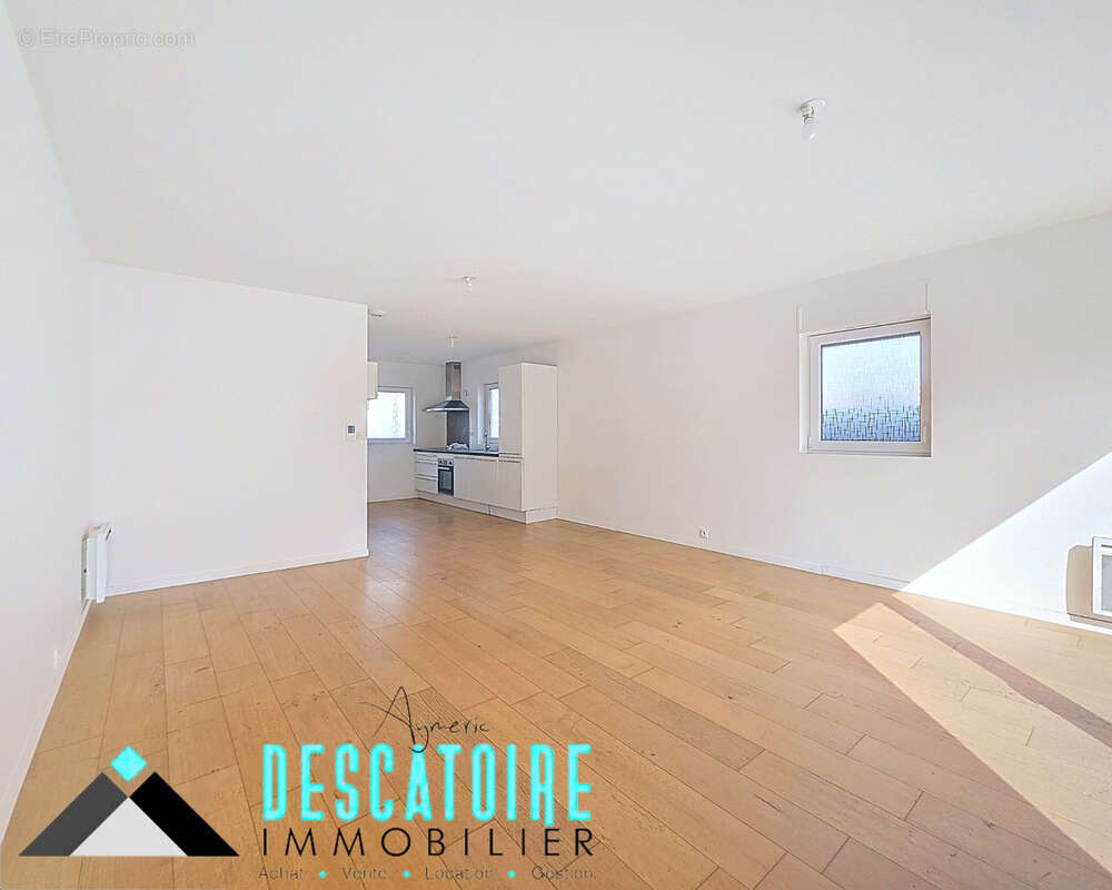 Maison à LA CHAPELLE-D'ARMENTIERES