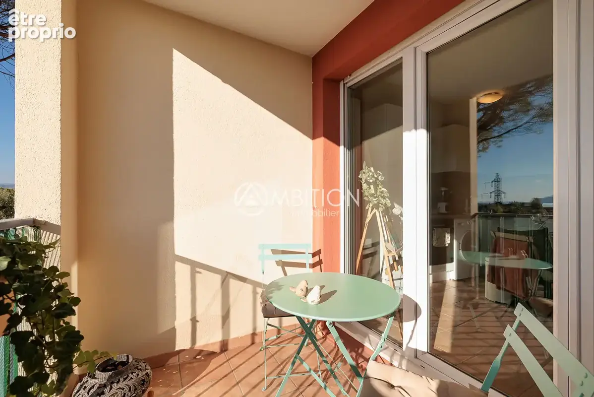 Fréjus studio rénové avec terrasse, piscine et parking privatif - photo 14