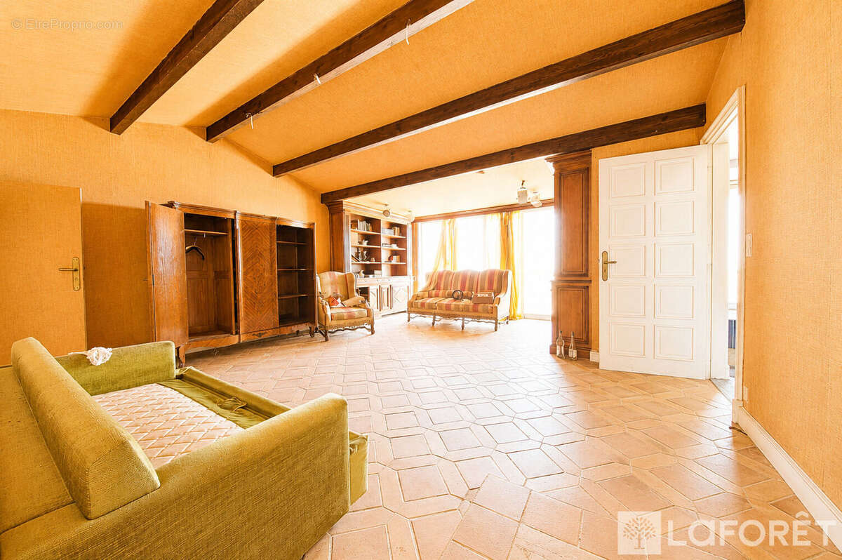 Borgo Propriété de 550 m² à rénover Terrain 3 600 m² - photo 8