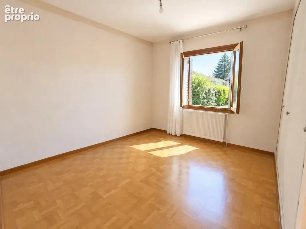 Maison familiale sur sous sol complet - 8 pièces – 189 m² - photo 5