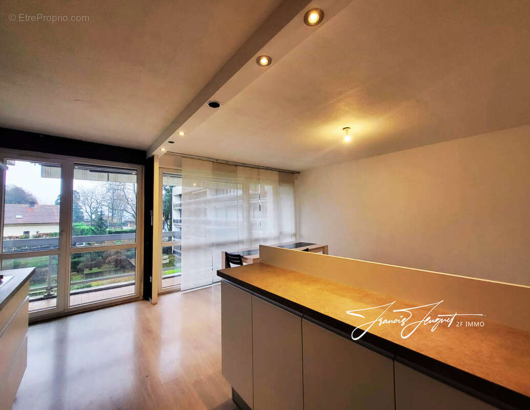 Appartement à SONNAZ