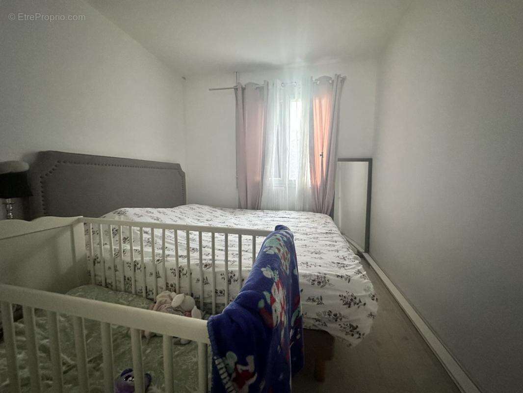 Maison à TREMBLAY-LES-VILLAGES