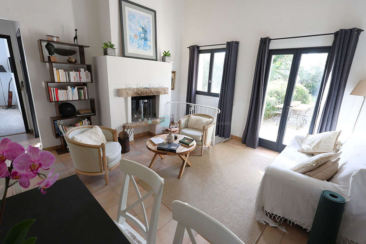 Villa Grasse 10 pièces 240 m² en 2 habitations sur oliveraie de 5147 m²  vue mer - photo 10
