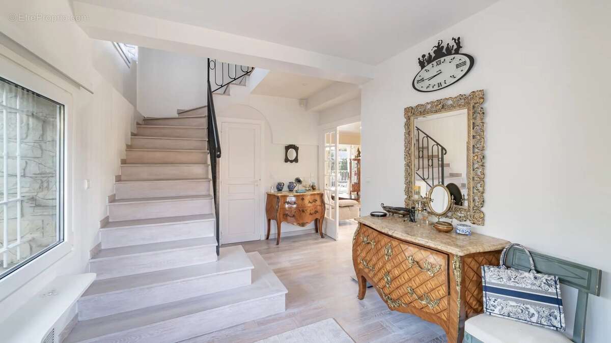 Maison à LES ISSAMBRES