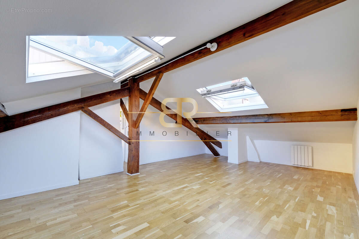 Appartement à AUBERVILLIERS