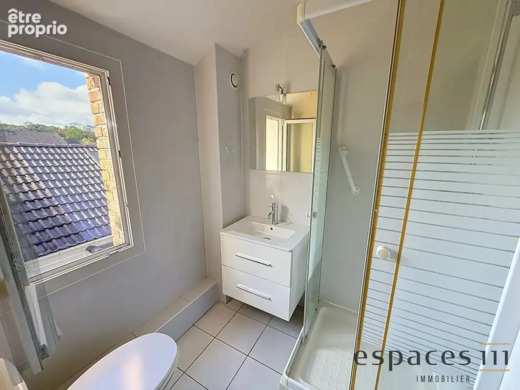 Maison familiale au coeur du village -107 m², beau potentiel et emplacement recherché - photo 9