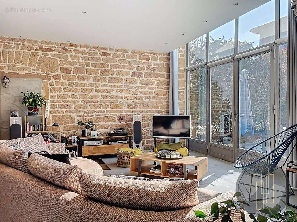 Maison à VILLEFRANCHE-SUR-SAONE