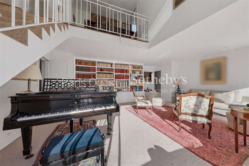 Appartement à NEUILLY-SUR-SEINE