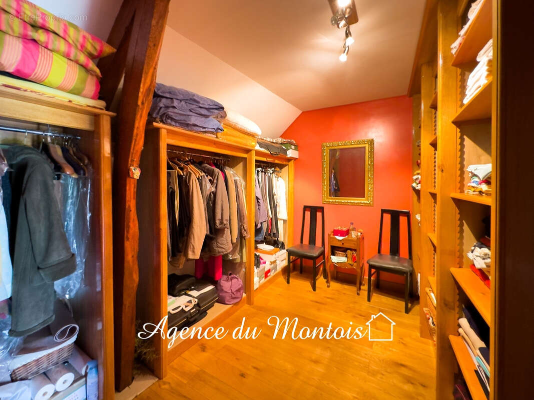 Maison à LONGUEVILLE