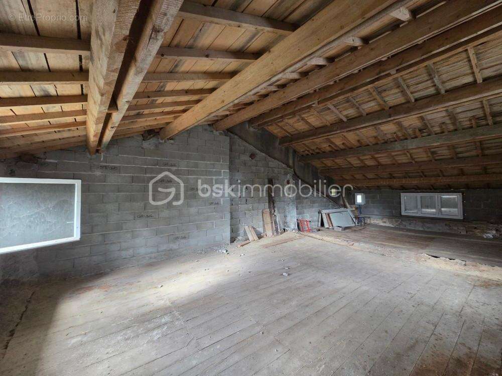 Maison à VERNOUX-EN-GATINE