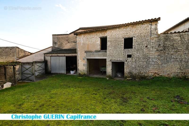 Local/bureau à vendre proche de MONTIGNAC CHARENTE (16) - photo 3