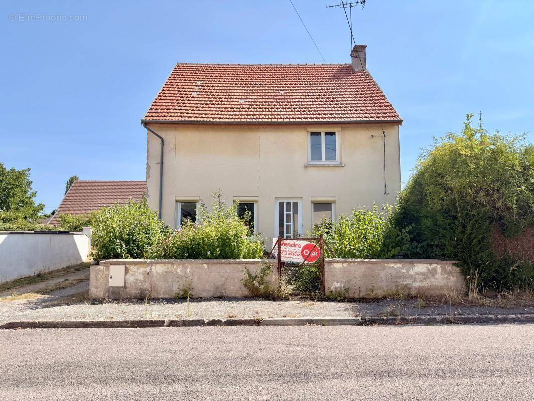 Maison à LAMARCHE-SUR-SAONE