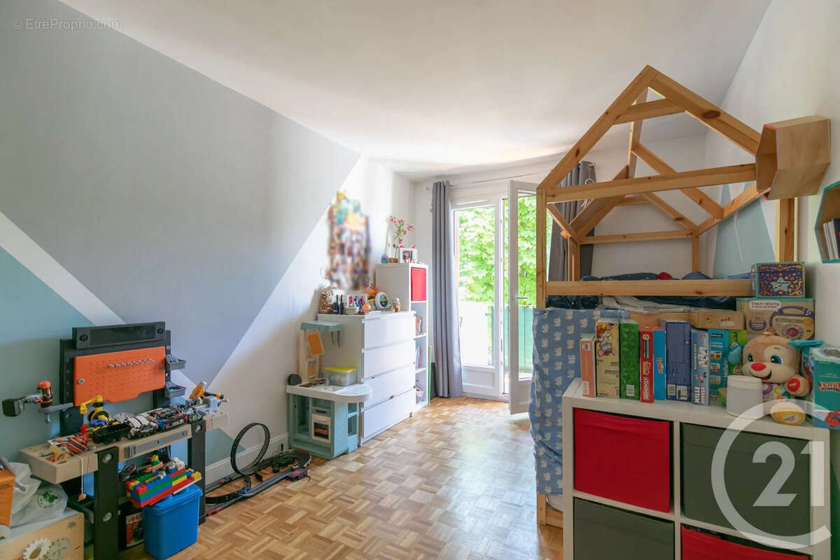 Appartement 71 m² à Saint-Maur-Des-Fosses  - photo 9