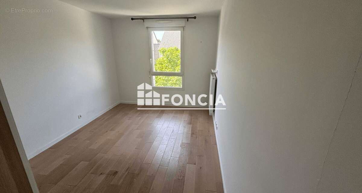 Appartement à MONTIGNY-LE-BRETONNEUX