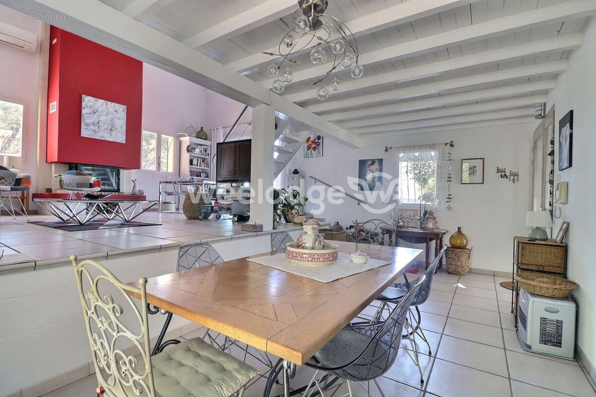 Maison à SAINT-CHAMAS