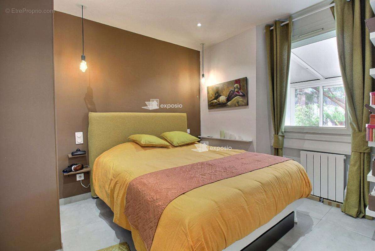 Bas de villa avec jardin - Le Plan du Castellet - 69 m² - 335 000 - photo 9