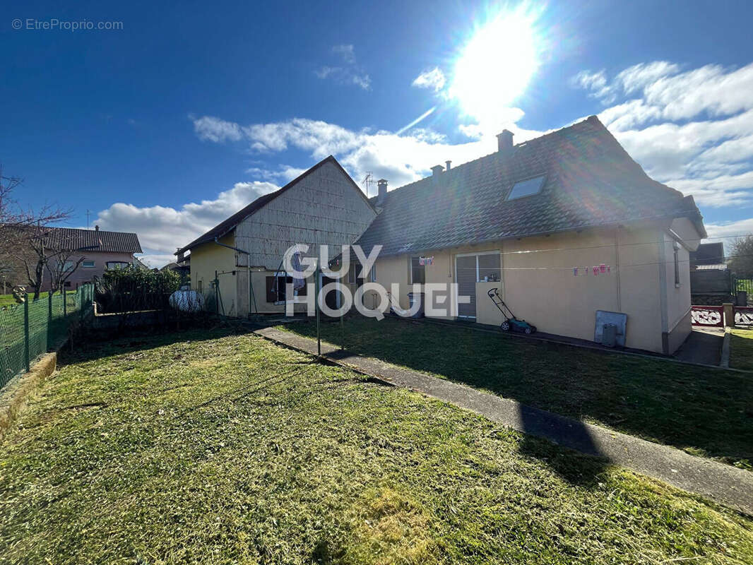 Maison à LACHAPELLE-SOUS-ROUGEMONT