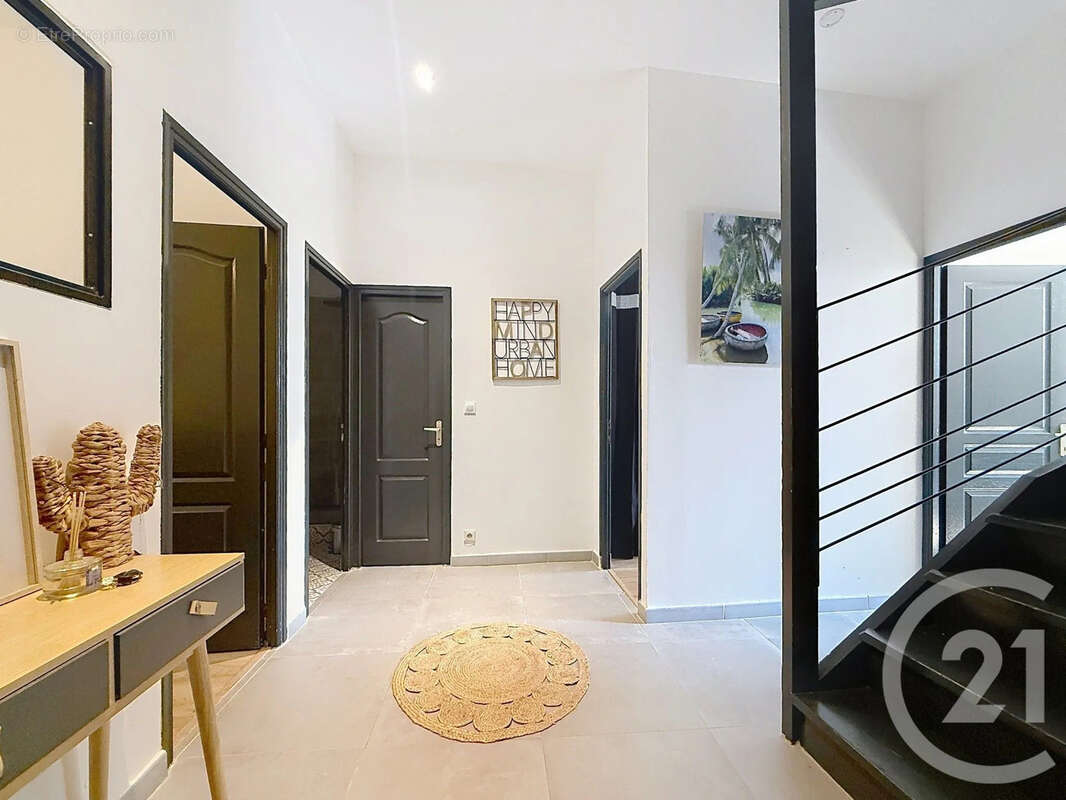 Appartement 67 m² à Tarascon  - photo 3