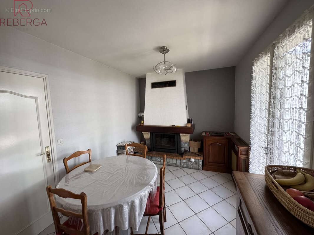 Maison à AUSSILLON
