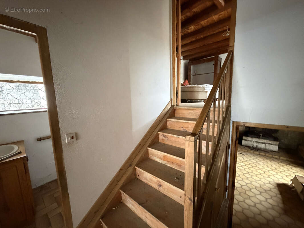 Maison à RIEUTORT-DE-RANDON
