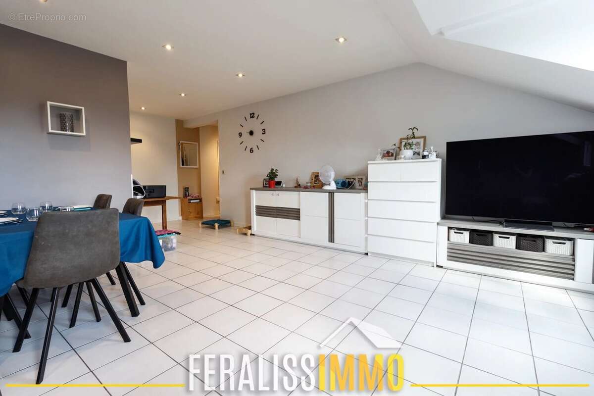 Appartement à VAUX-SUR-SEINE