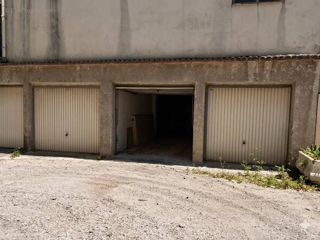 Parking à ARLES