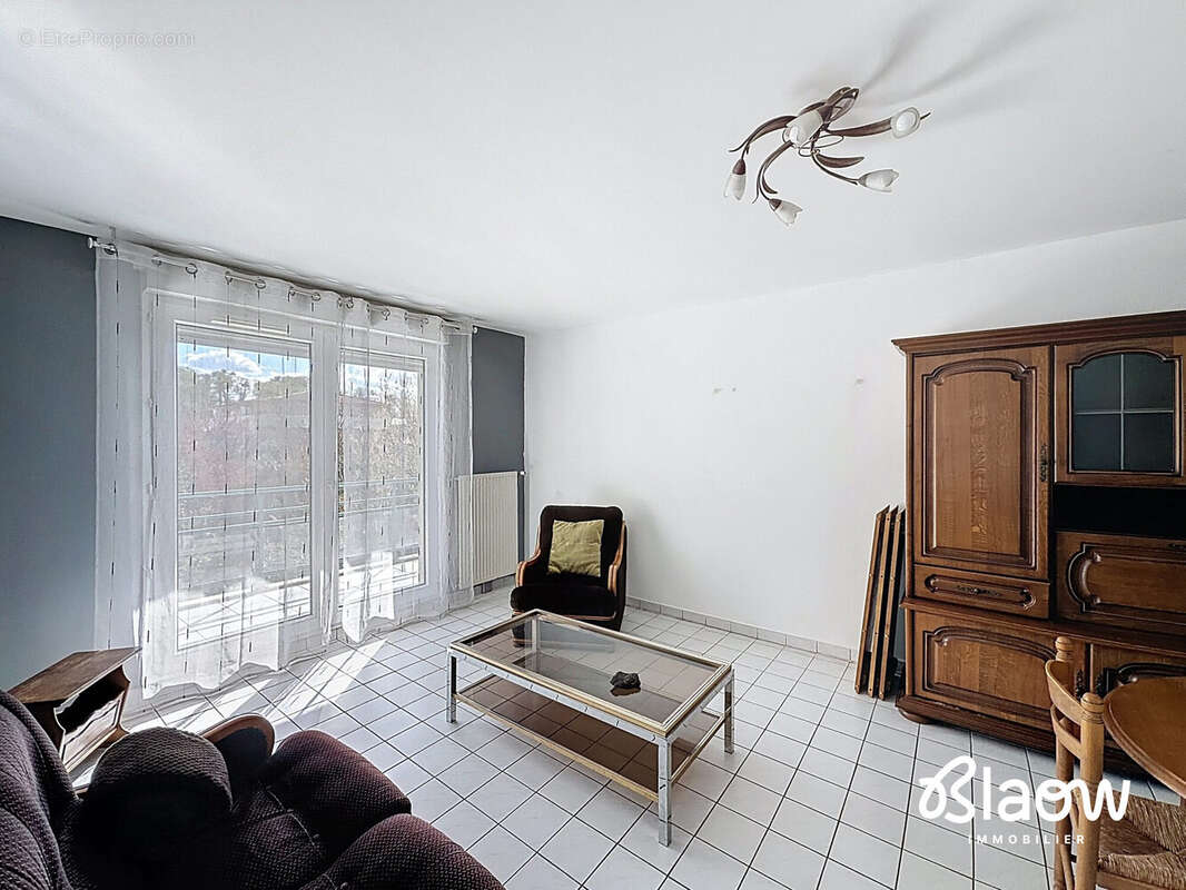 Appartement à MEYZIEU