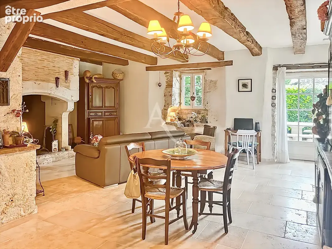 A VENDRE - Superbe maison en pierre avec dépendance et piscine - photo 7