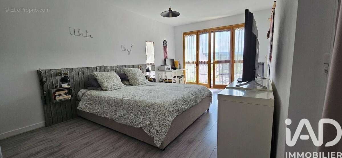 Photo 8 - Appartement à SAINT-GENEST-LERPT