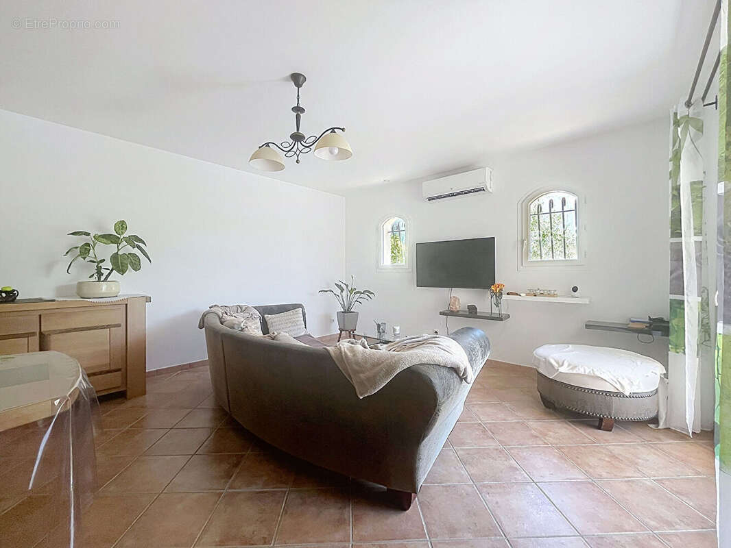 Maison à PIOLENC