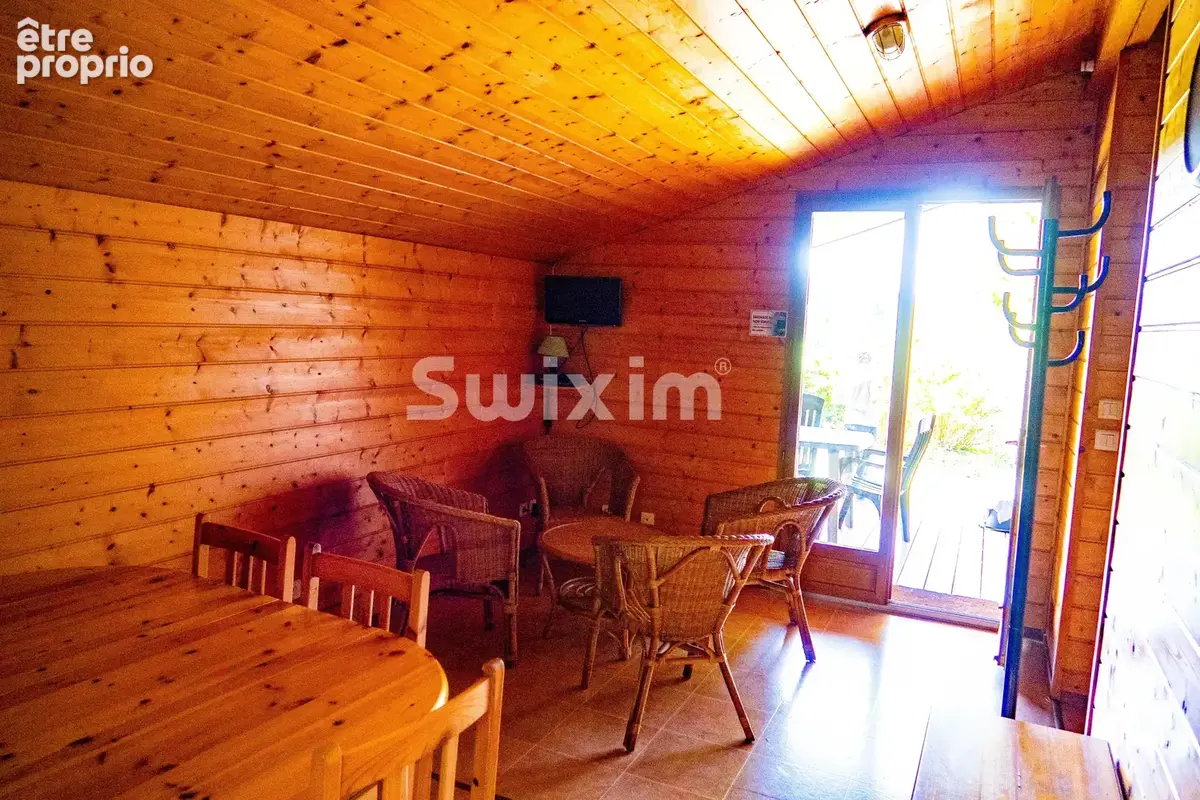 Chalet de loisir sur un très beau terrain de 14 hectares avec 2 étangs - photo 2
