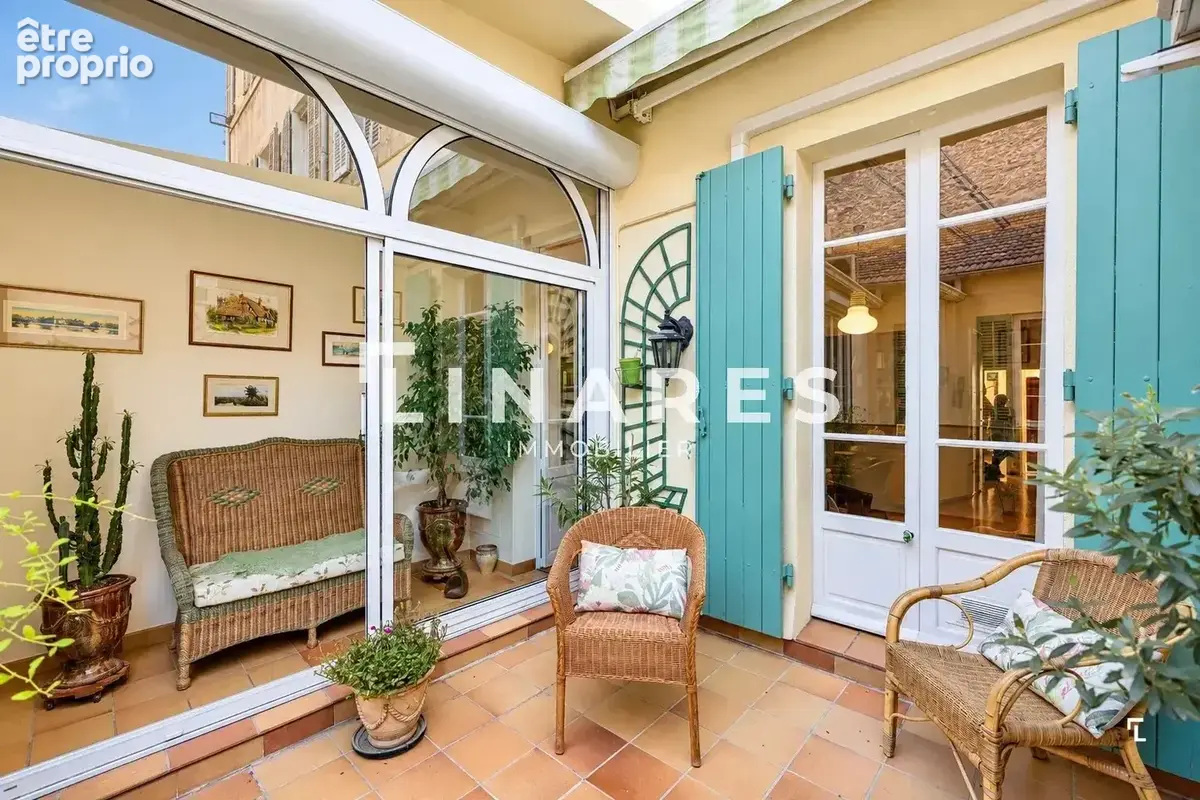 Appartement à MARSEILLE-5E