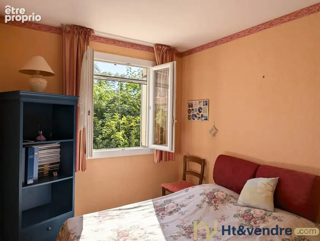 Maison mitoyenne R+2   3 chambres   Garage et stationnements - photo 7