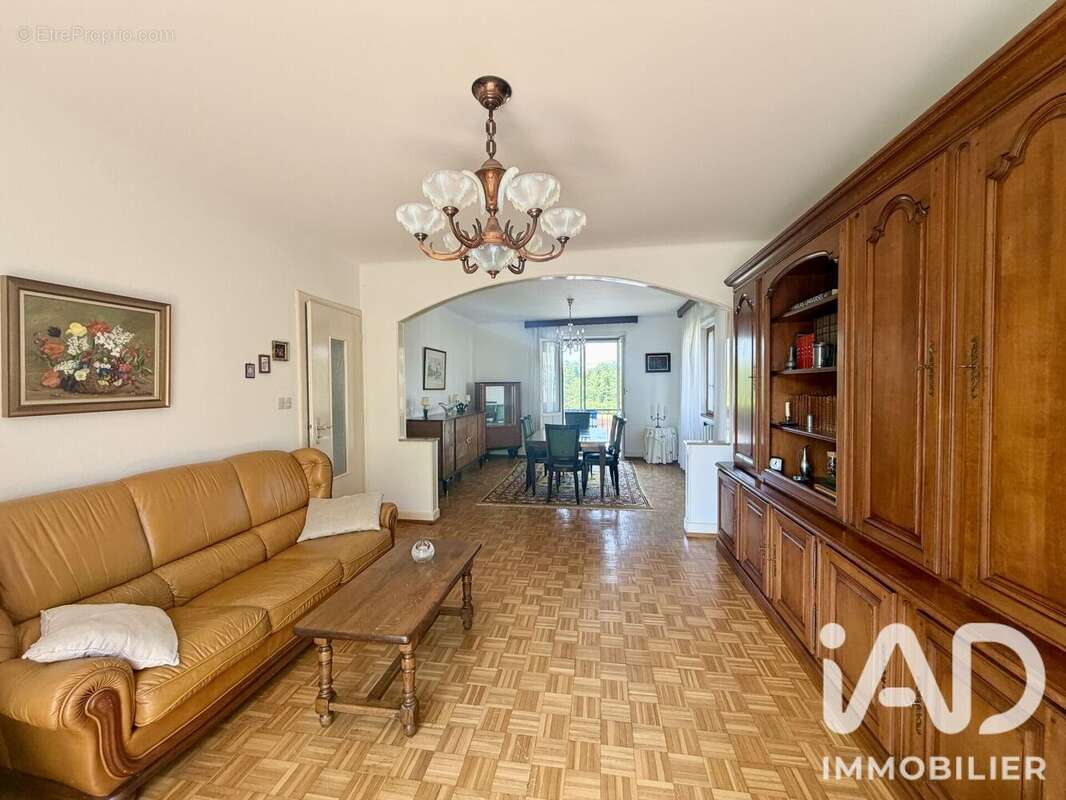Maison 171 m² à Montreux-Vieux  - photo 7