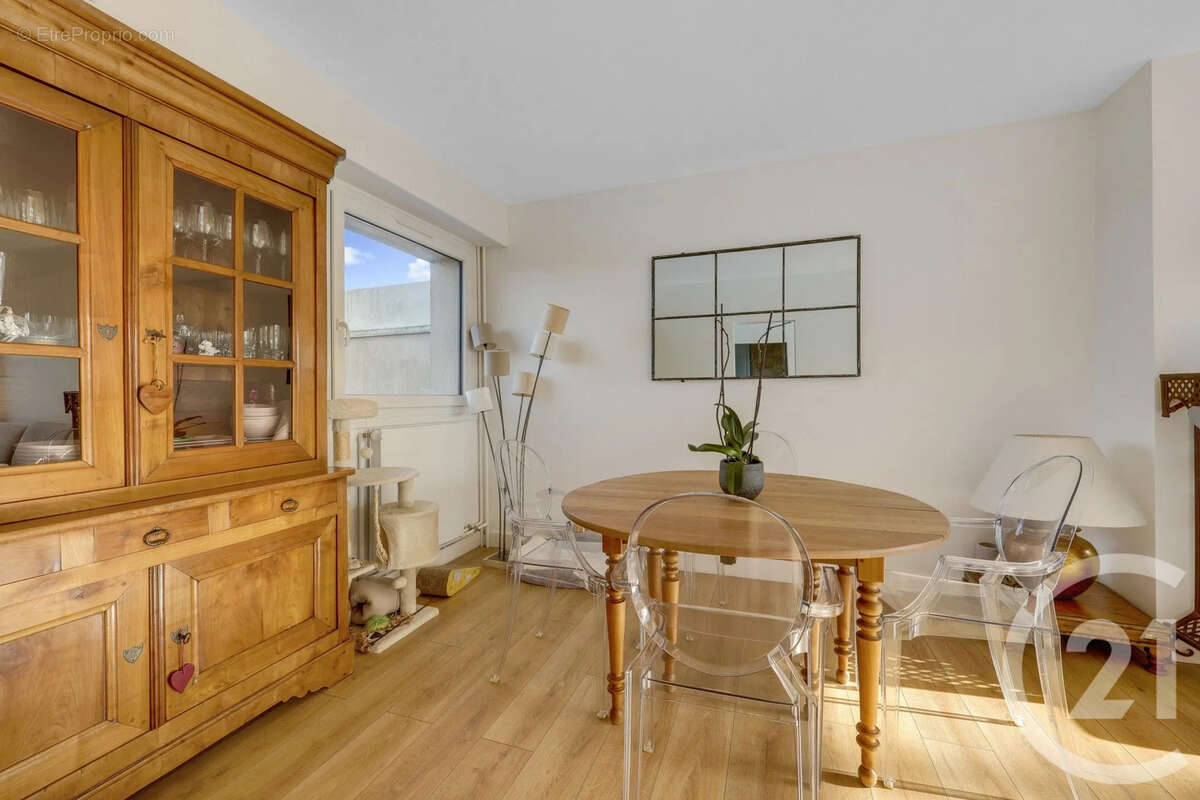 Appartement à VERRIERES-LE-BUISSON