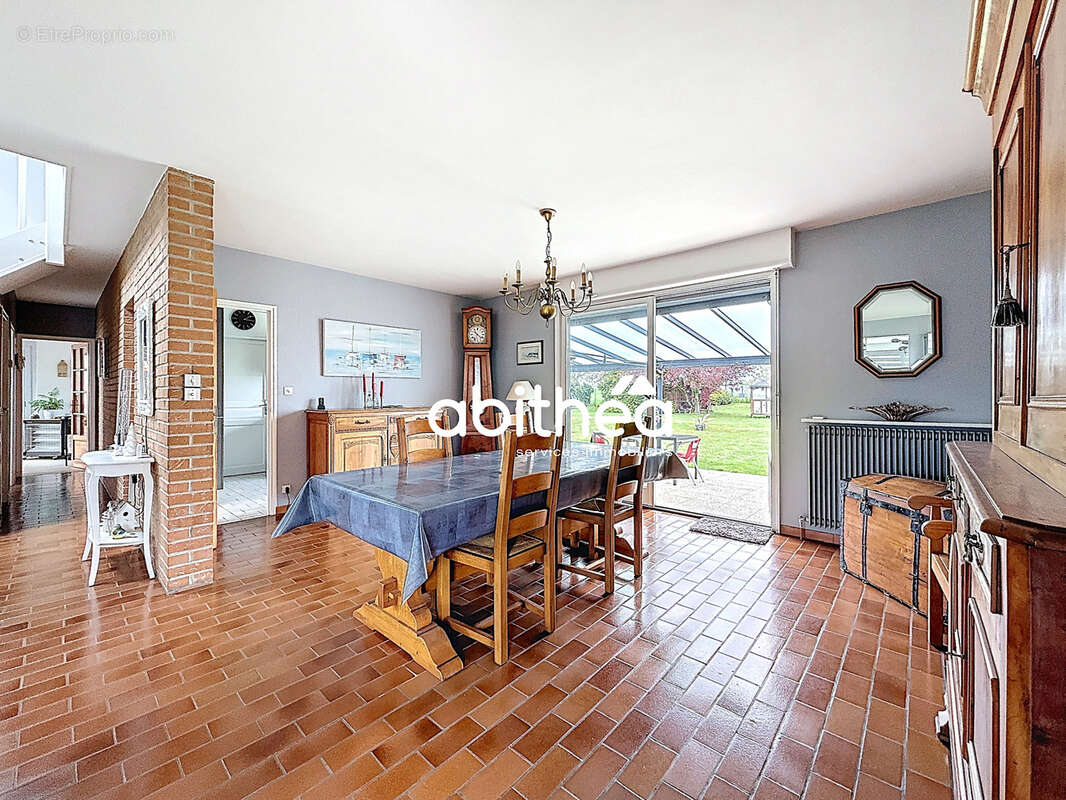 Maison à FRESNES-LES-MONTAUBAN