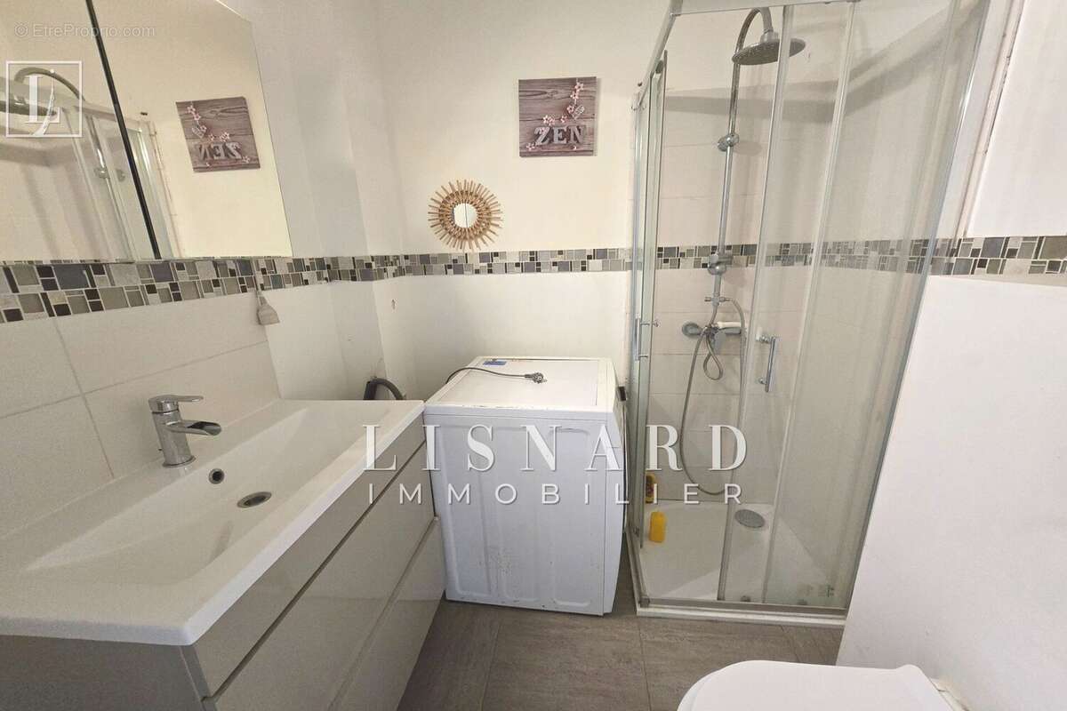 Appartement à VALLAURIS